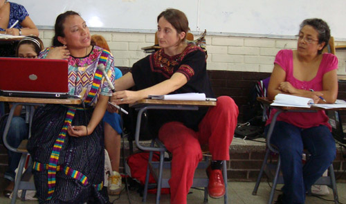De izquiera a derecha: Angelica Lpez, Amandine Fulchiron, Liduvina Mendez, Actoras de Cambio Guatemala